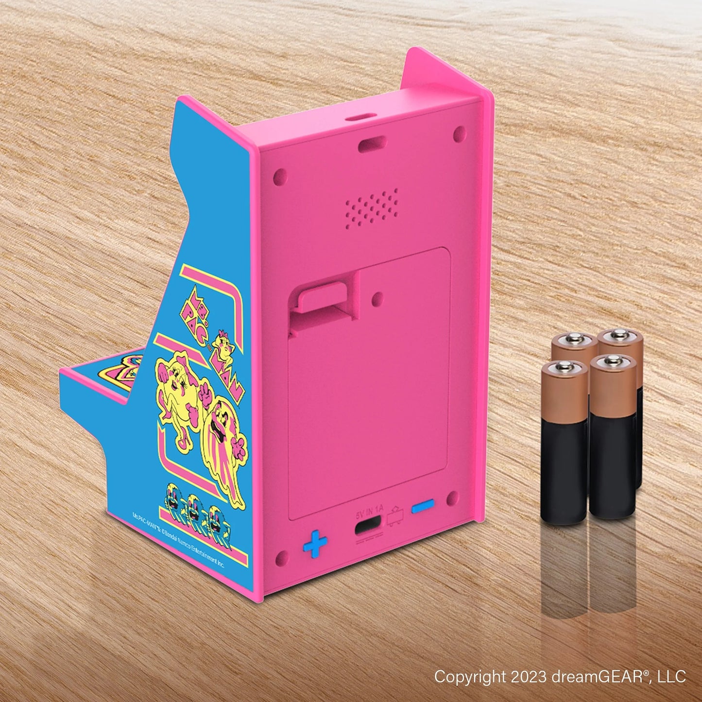 DGUNL-7023 MS. PAC-MAN Nano Player Pro Portable Retro Arcade