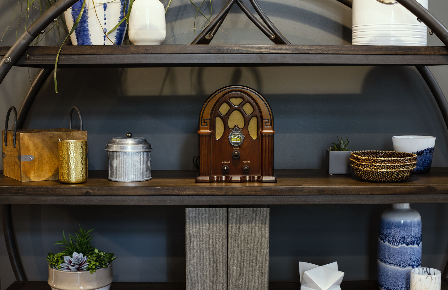 Portable AM/FM Radio, Walnut, CR31D-WA